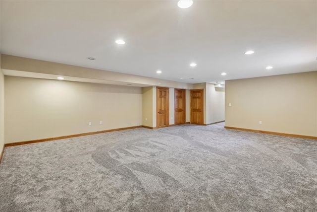 1716 NW Gabus Drive, Grimes, IA 50111