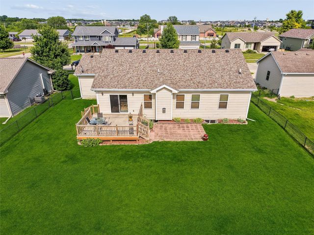 1716 NW Gabus Drive, Grimes, IA 50111