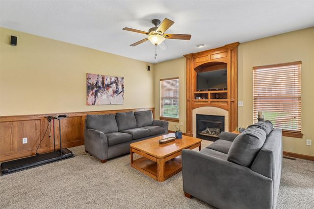 1716 NW Gabus Drive, Grimes, IA 50111