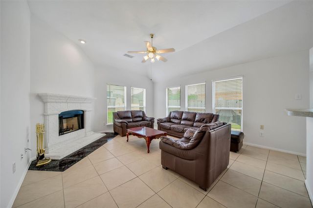 9918 Memorial Crossing Drive, Tomball, TX 77375