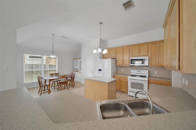 9918 Memorial Crossing Drive, Tomball, TX 77375