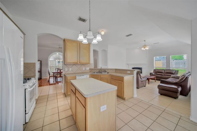 9918 Memorial Crossing Drive, Tomball, TX 77375