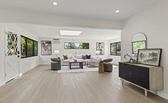 198 Greenwich Drive, Pleasant Hill, CA 94523