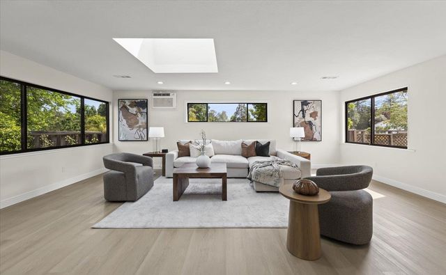 198 Greenwich Drive, Pleasant Hill, CA 94523