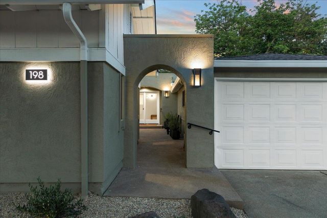 198 Greenwich Drive, Pleasant Hill, CA 94523