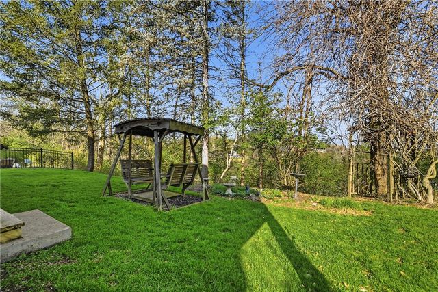 1460 GREAT OAK DRIVE, Scott Twp, PA 15220