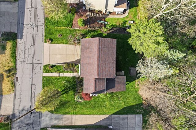 1460 GREAT OAK DRIVE, Scott Twp, PA 15220