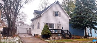 1213 Gillett St., Port Huron, MI 48060