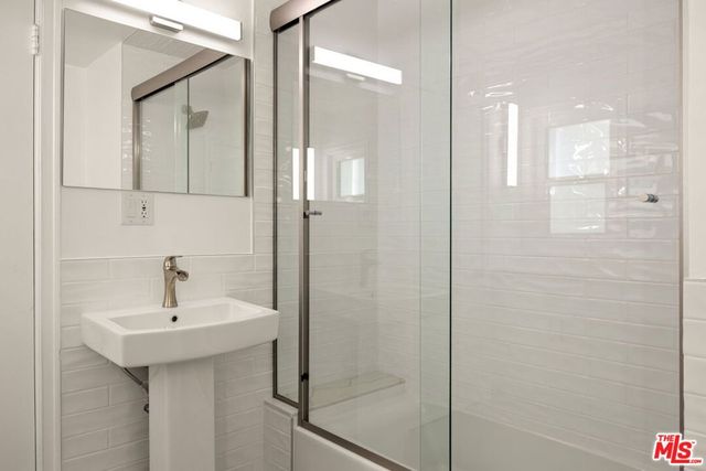 10481 Ashton Avenue, Los Angeles, CA 90024