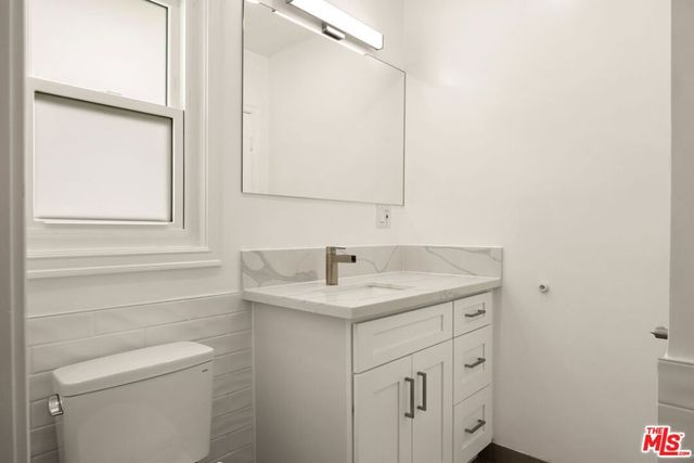 10481 Ashton Avenue, Los Angeles, CA 90024