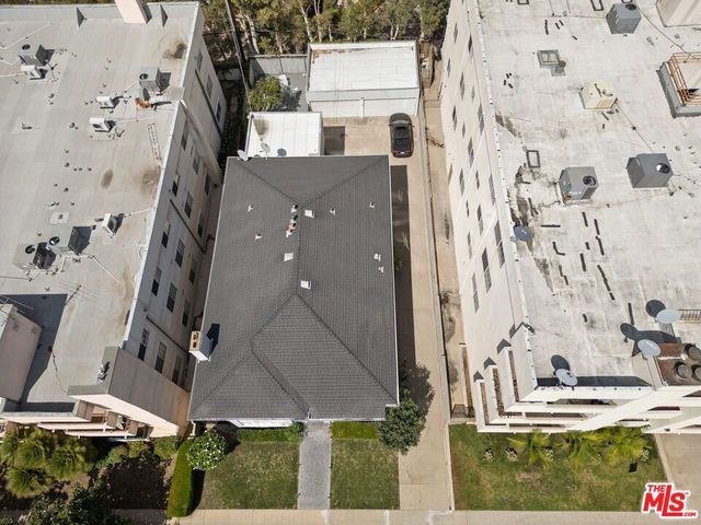 10481 Ashton Avenue, Los Angeles, CA 90024