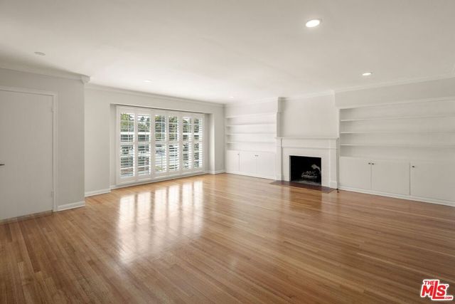 10481 Ashton Avenue, Los Angeles, CA 90024