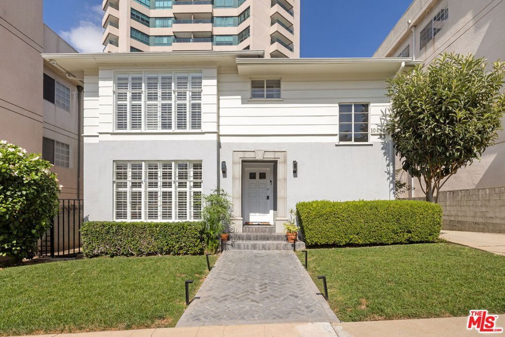10481 Ashton Avenue, Los Angeles, CA 90024
