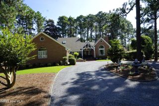 64 Pinewild Drive, Pinehurst, NC 28374