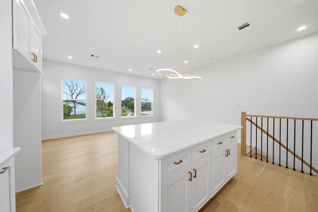328 Janisch D, Houston, TX 77018