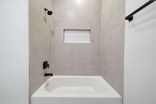 328 Janisch D, Houston, TX 77018