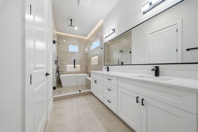 328 Janisch D, Houston, TX 77018