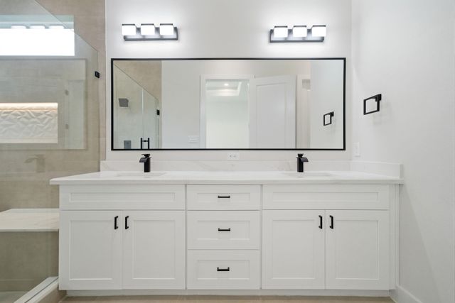 328 Janisch D, Houston, TX 77018
