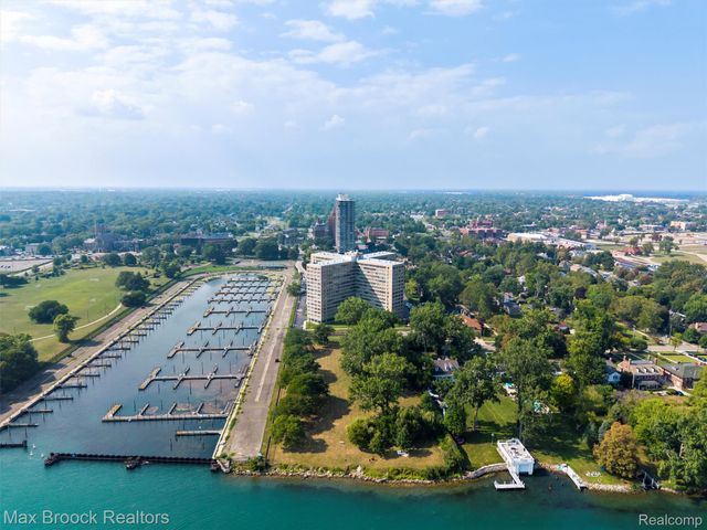 8900 E Jefferson Avenue Avenue 620, Detroit, MI 48214