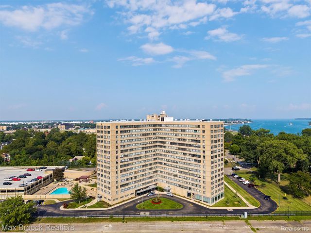 8900 E Jefferson Avenue Avenue 620, Detroit, MI 48214