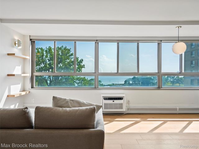 8900 E Jefferson Avenue Avenue 620, Detroit, MI 48214