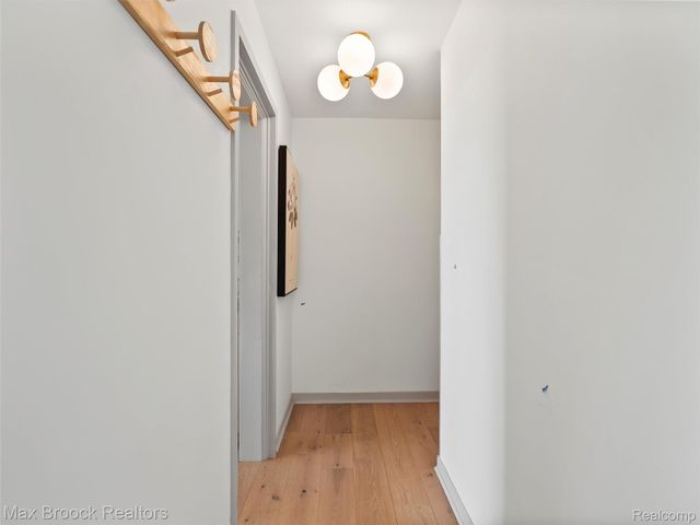 8900 E Jefferson Avenue Avenue 620, Detroit, MI 48214