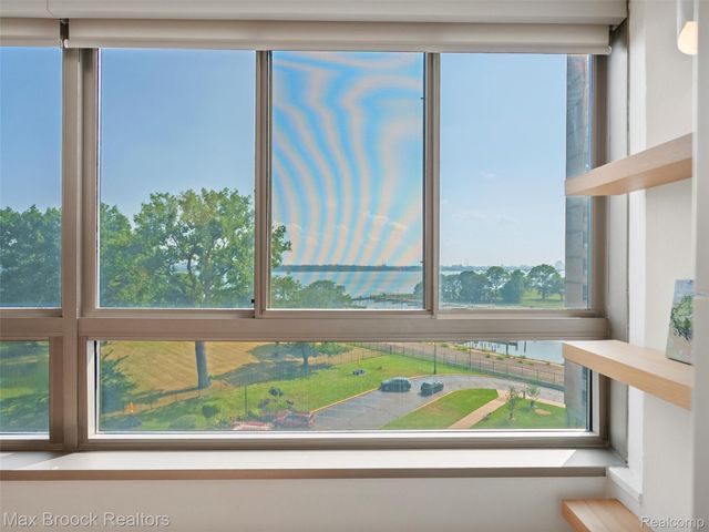 8900 E Jefferson Avenue Avenue 620, Detroit, MI 48214