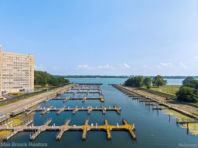 8900 E Jefferson Avenue Avenue 620, Detroit, MI 48214