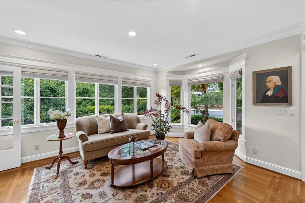 Image 10 of property listing at 52 Hernandez Avenue, Los Gatos, CA 95030