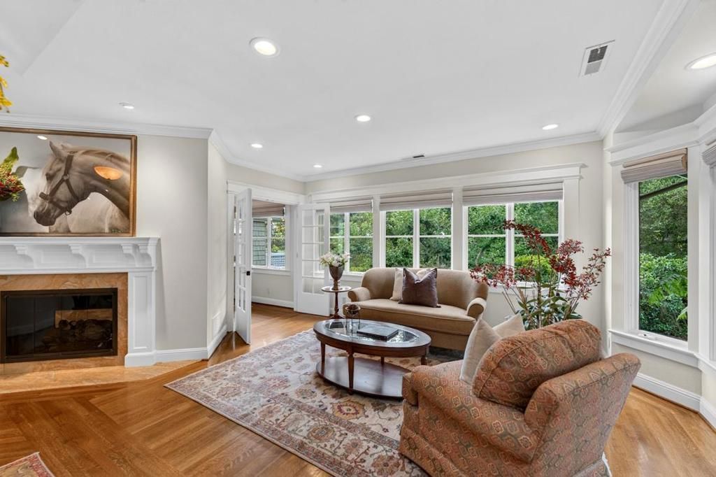 Image 11 of property listing at 52 Hernandez Avenue, Los Gatos, CA 95030
