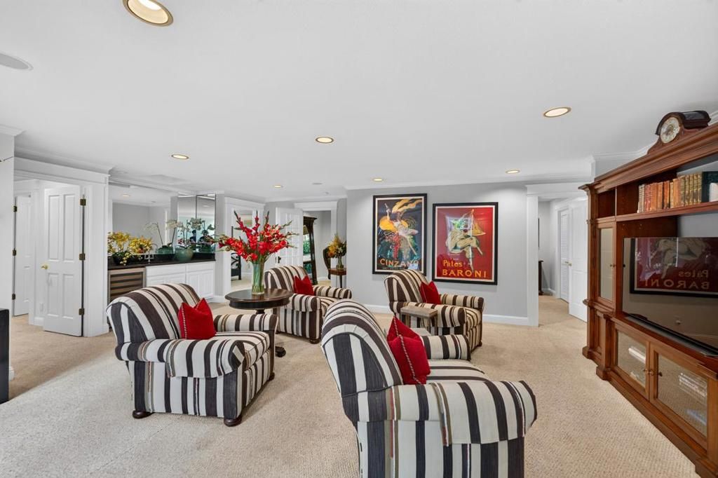 Image 25 of property listing at 52 Hernandez Avenue, Los Gatos, CA 95030