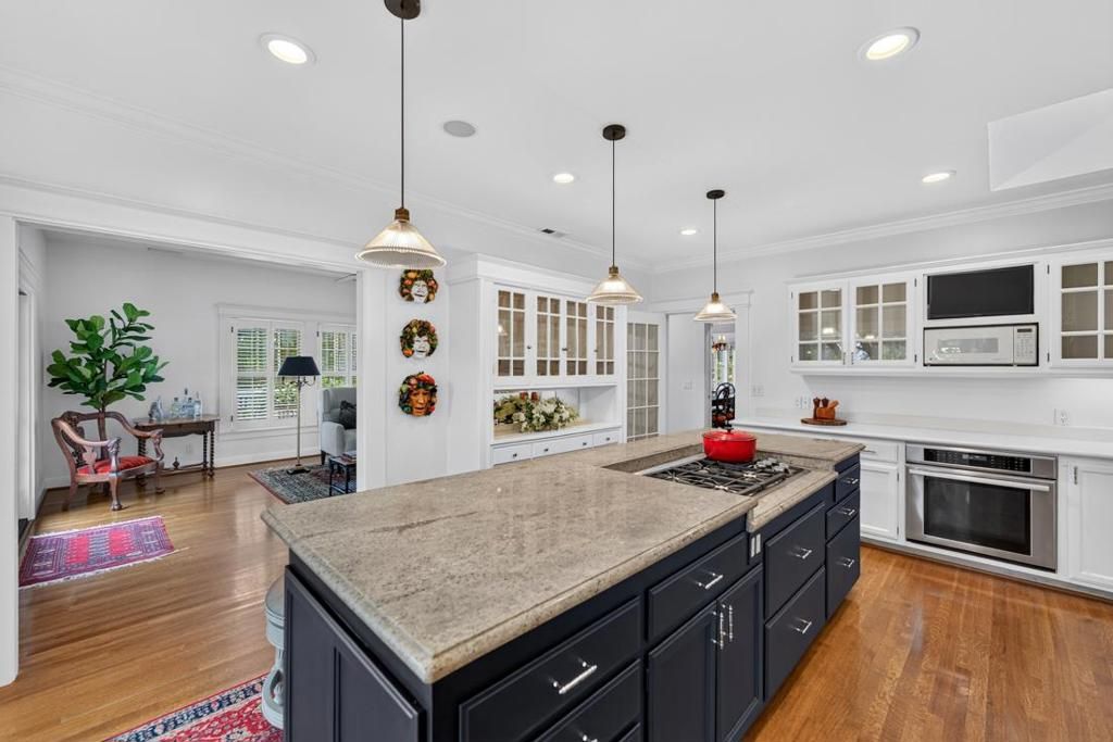 Image 32 of property listing at 52 Hernandez Avenue, Los Gatos, CA 95030