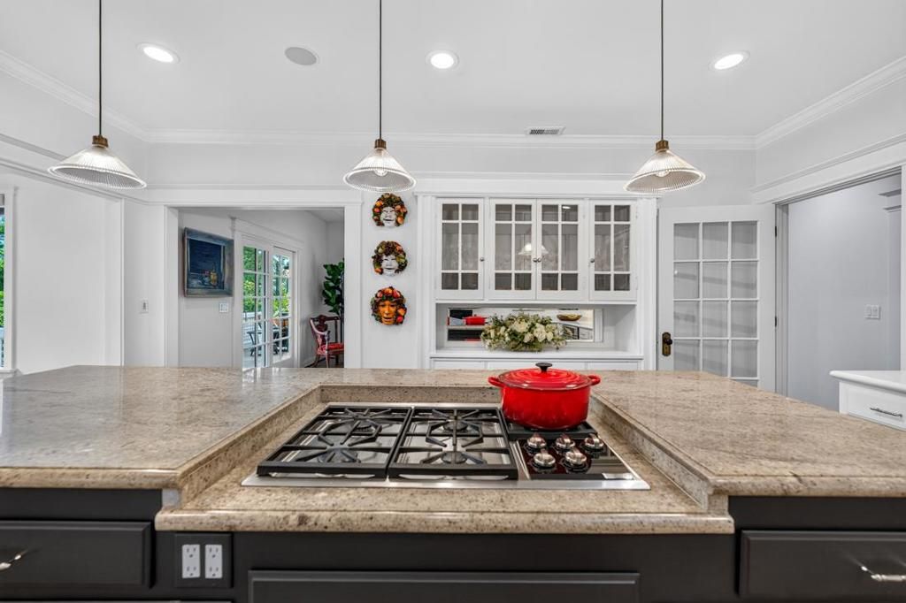 Image 33 of property listing at 52 Hernandez Avenue, Los Gatos, CA 95030