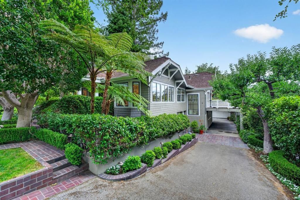 Image 4 of property listing at 52 Hernandez Avenue, Los Gatos, CA 95030