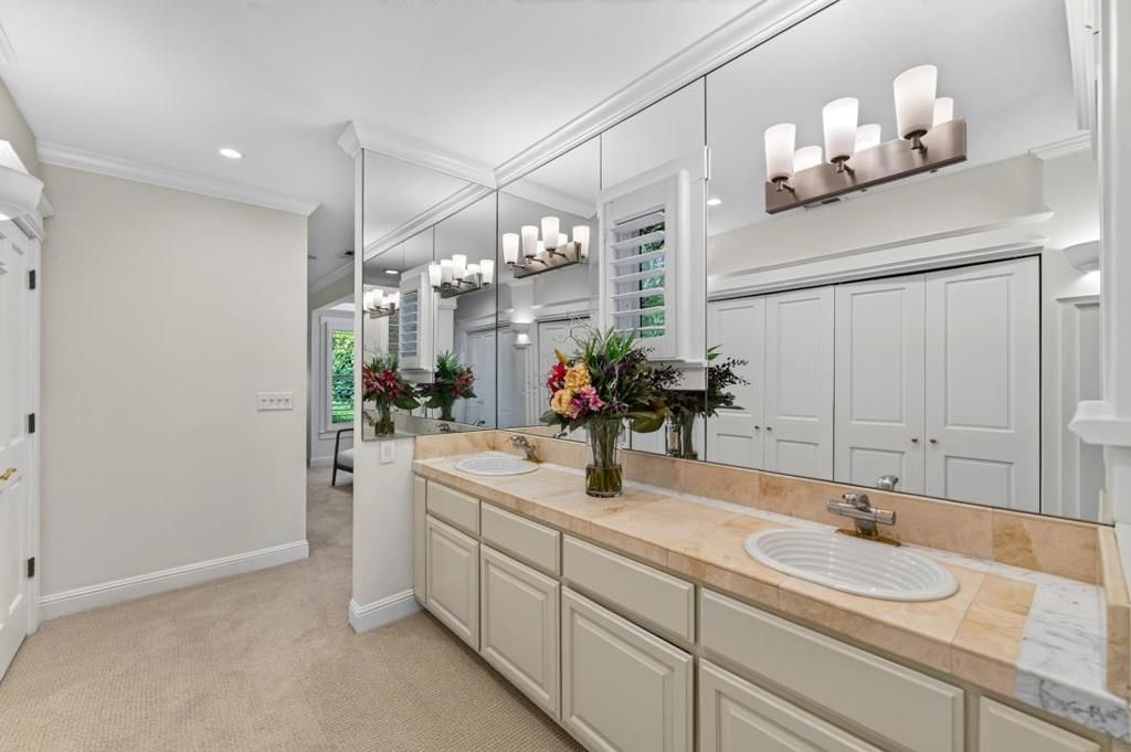 Image 49 of property listing at 52 Hernandez Avenue, Los Gatos, CA 95030