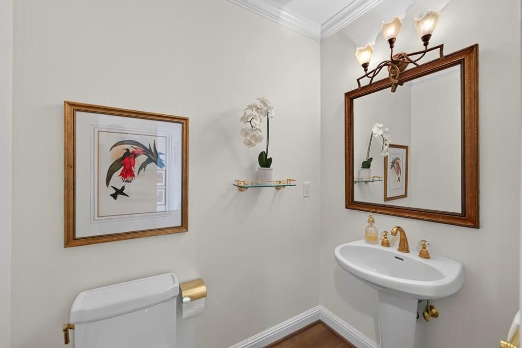 Image 59 of property listing at 52 Hernandez Avenue, Los Gatos, CA 95030