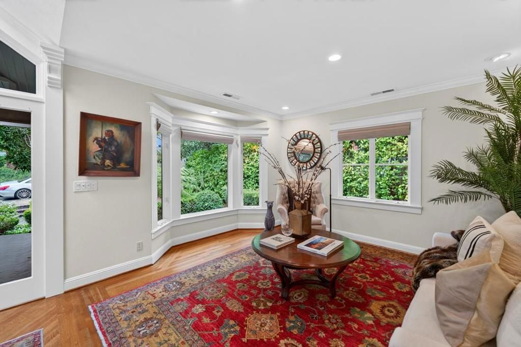 Image 6 of property listing at 52 Hernandez Avenue, Los Gatos, CA 95030