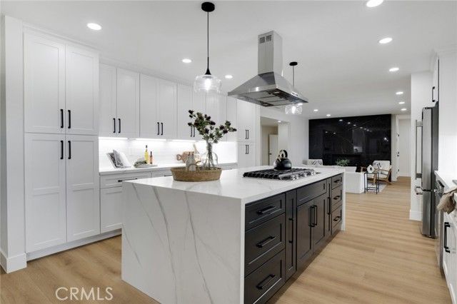 17338 Citronia Street, Northridge (los Angeles), CA 91325