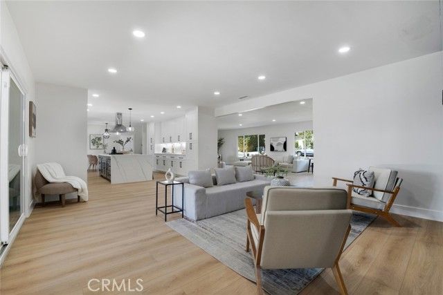 17338 Citronia Street, Northridge (los Angeles), CA 91325