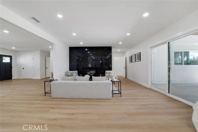 17338 Citronia Street, Northridge (los Angeles), CA 91325