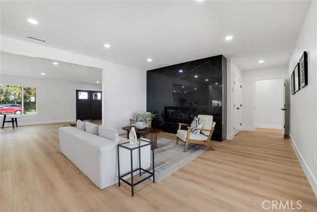 17338 Citronia Street, Northridge (los Angeles), CA 91325