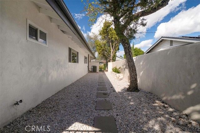 17338 Citronia Street, Northridge (los Angeles), CA 91325