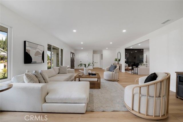 17338 Citronia Street, Northridge (los Angeles), CA 91325