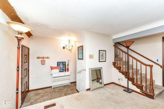 1500 W McKenzie Road, Greenfield, IN 46140