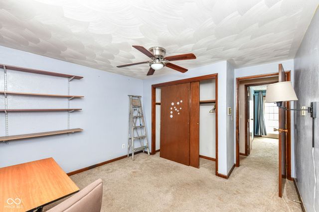 1500 W McKenzie Road, Greenfield, IN 46140