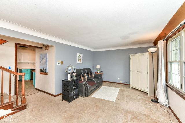 1500 W McKenzie Road, Greenfield, IN 46140