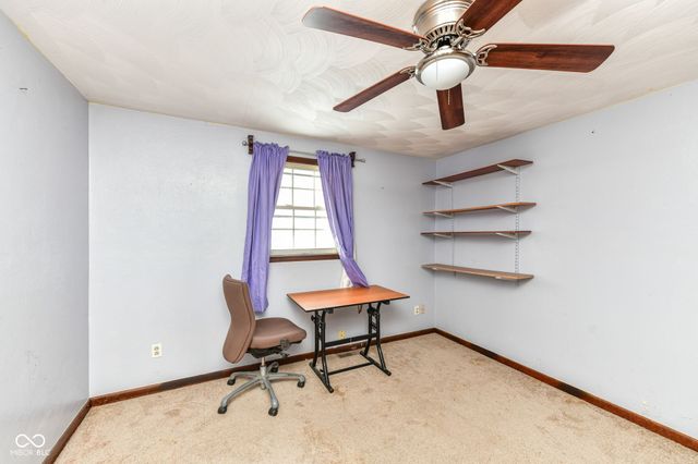 1500 W McKenzie Road, Greenfield, IN 46140