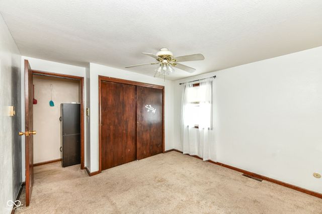 1500 W McKenzie Road, Greenfield, IN 46140