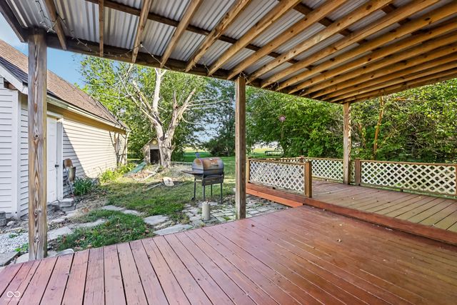 1500 W McKenzie Road, Greenfield, IN 46140