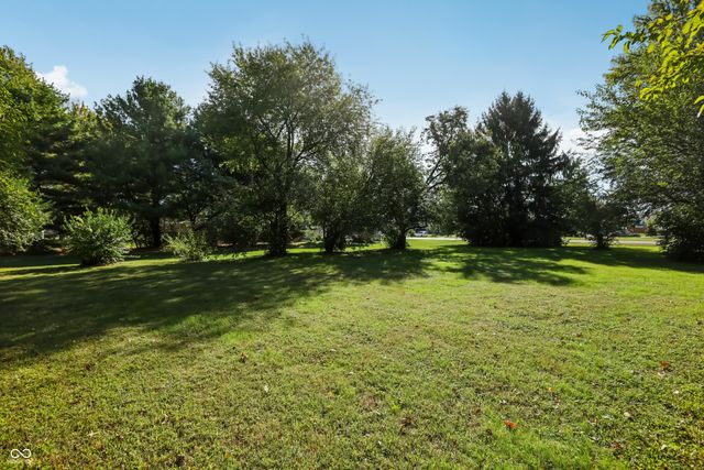 1500 W McKenzie Road, Greenfield, IN 46140